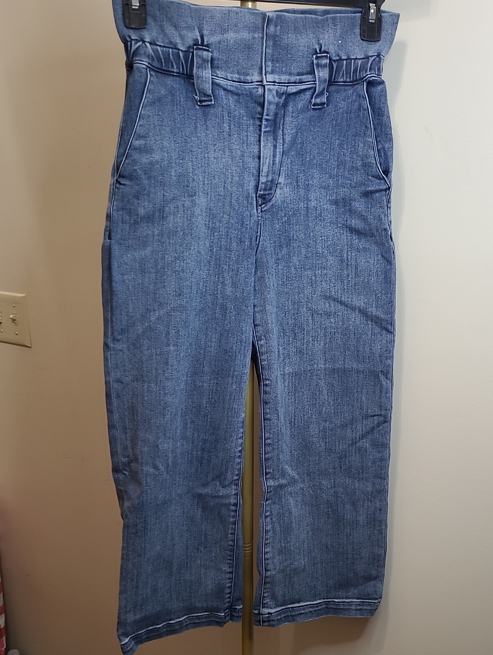 Express Cropped Wide Leg High-Rise Jeans with Paparbag waist size 2